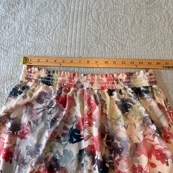 Athleta Savannah Skirt Pastel Floral Pockets Stretch Travel Coastal Beach Size L - Picture 10 of 10